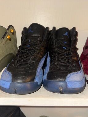 Jordan Men’s Black and Blue Retro Basketball Sneakers